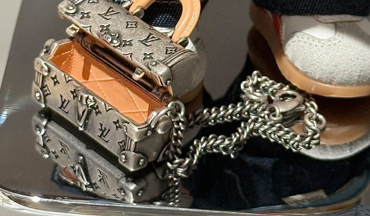 Mini Vintage Trunk Labubu Bag