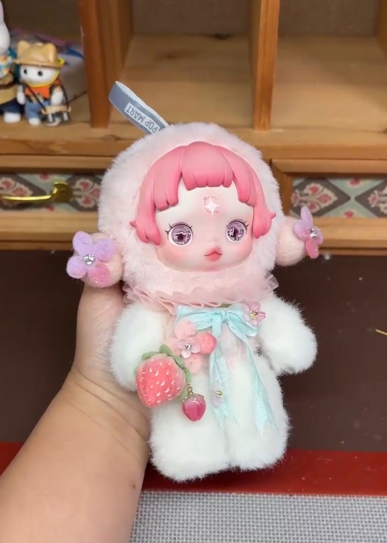 Custom Skullpanda – Hold By Hand