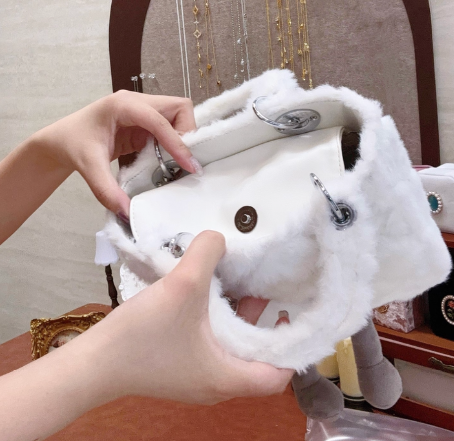 Classic Marshmallow Pluffy Lady Bag