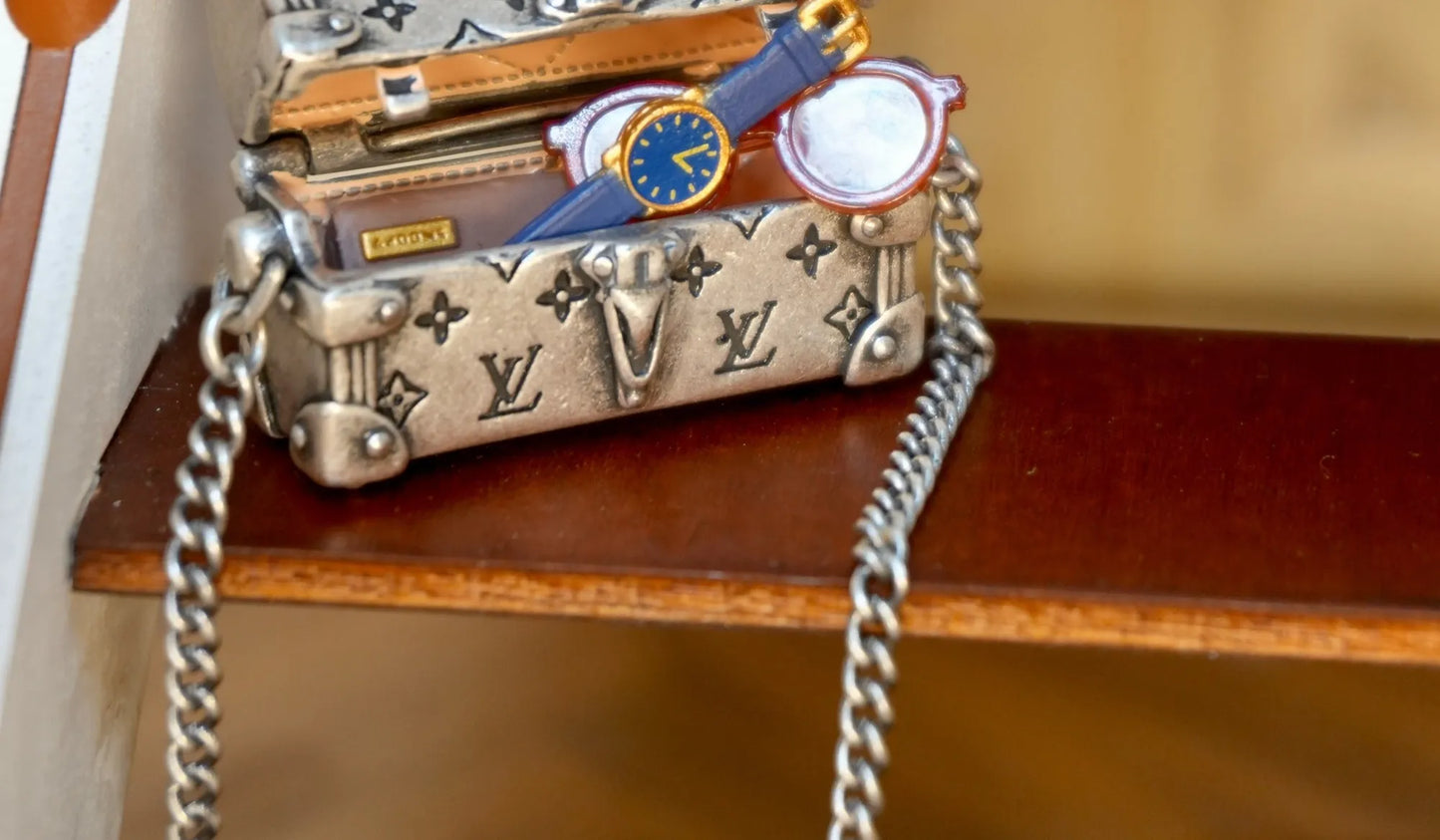 Mini Vintage Trunk Labubu Bag